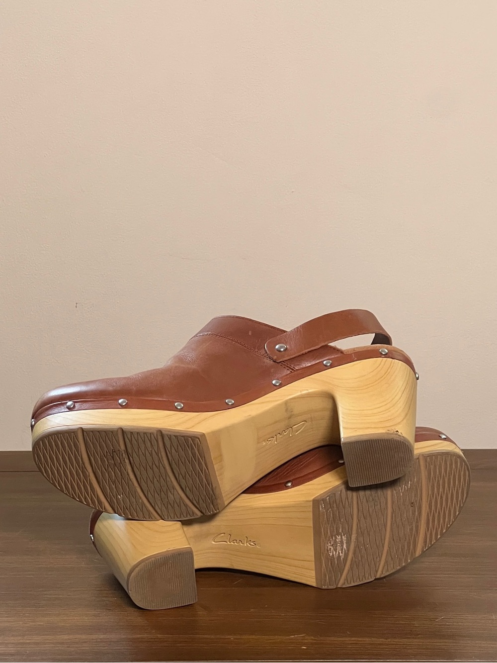 Clarks Artisan Women's Size US 12M Ledella York Leather Clog in Nutmeg Brown - Picture 9 of 13